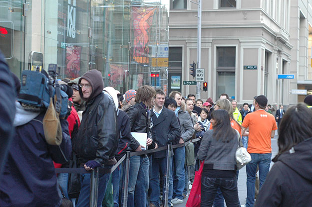 iphone-lines-apple-2 iphone-lines-apple-2